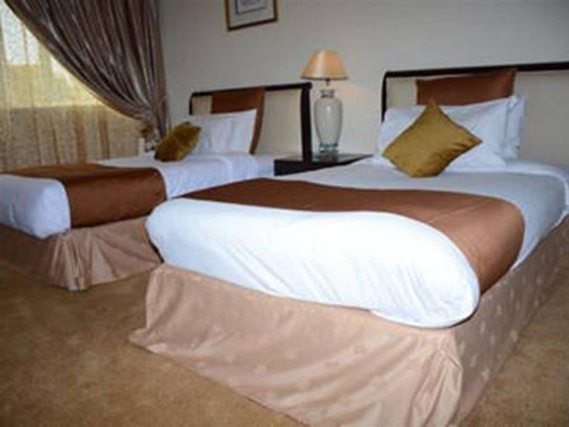 Aparthotel Al Muraqabat Plaza 3*
