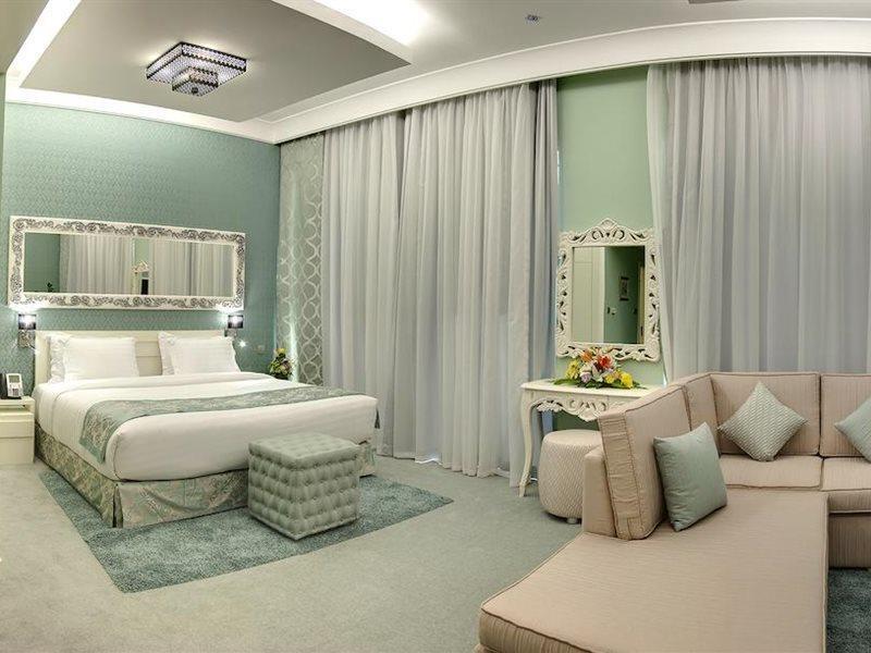 Boutique 7 And Dubai