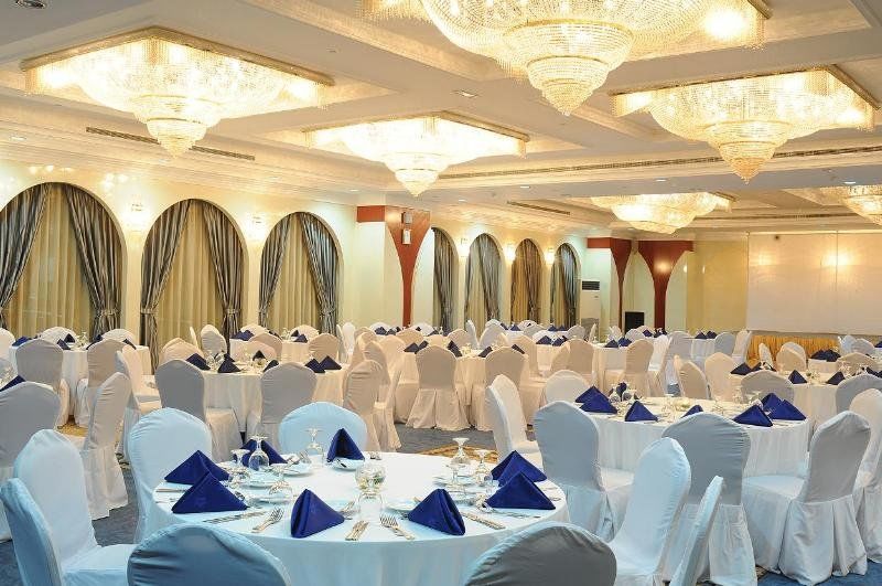 Sunday International Hotel 4*