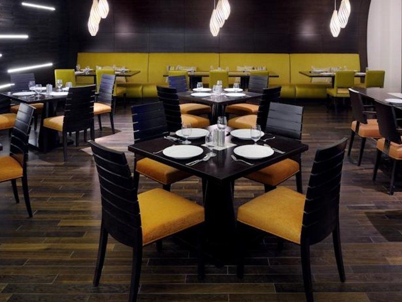 Marriott Al Jaddaf, Hotel 5*