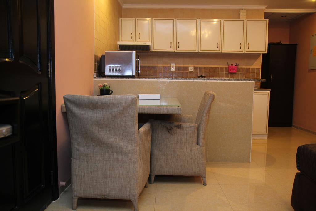 Hafez - Al Ras Metro Station Hotel