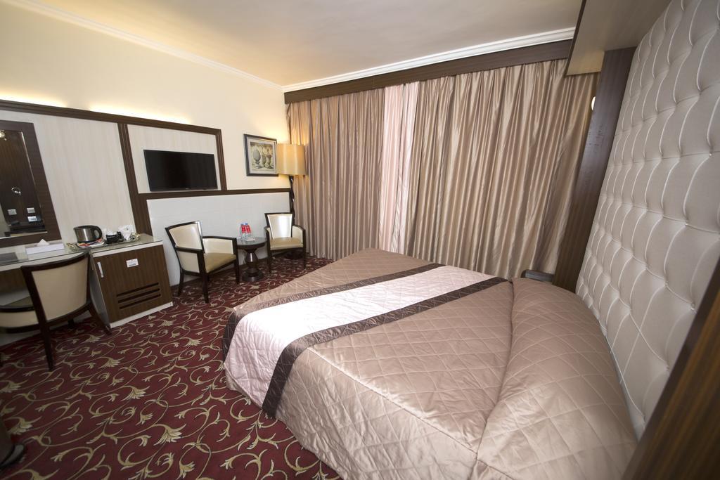 Al Khaleej Grand Otel 3*