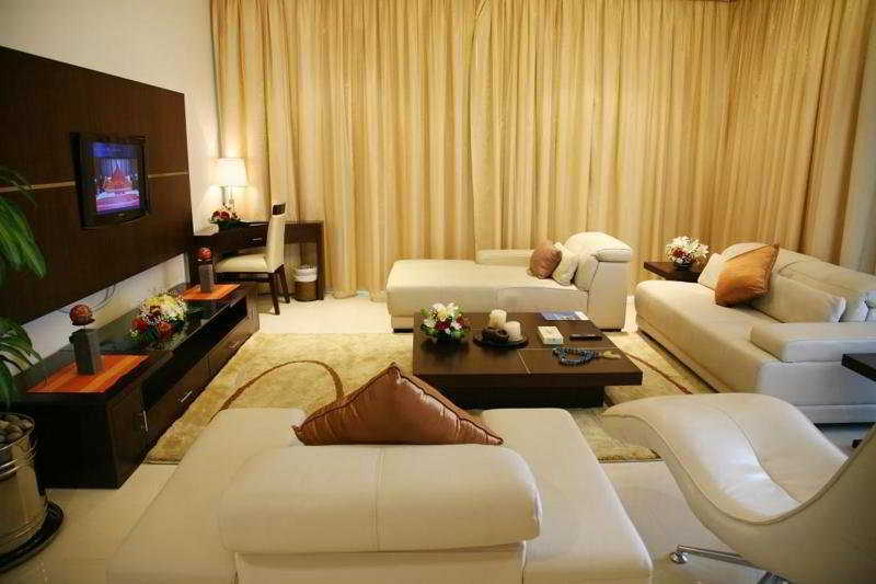 Staybridge Internet City By Ihg