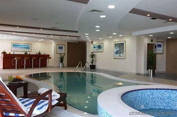 Boutique 7 And 4* Dubai