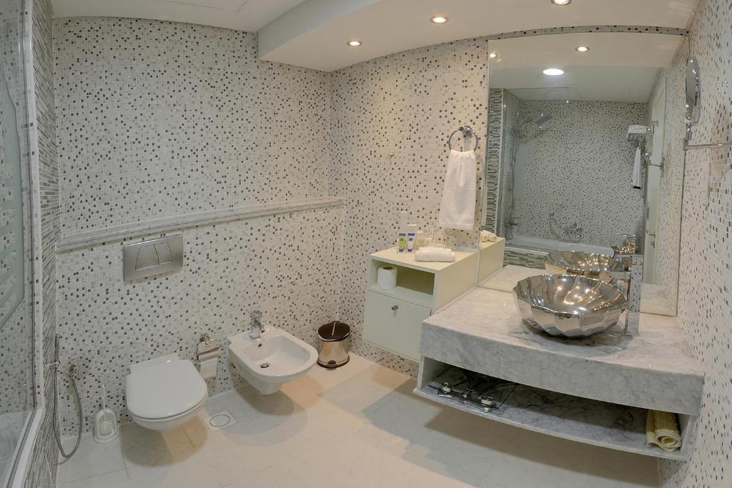 Boutique 7 And