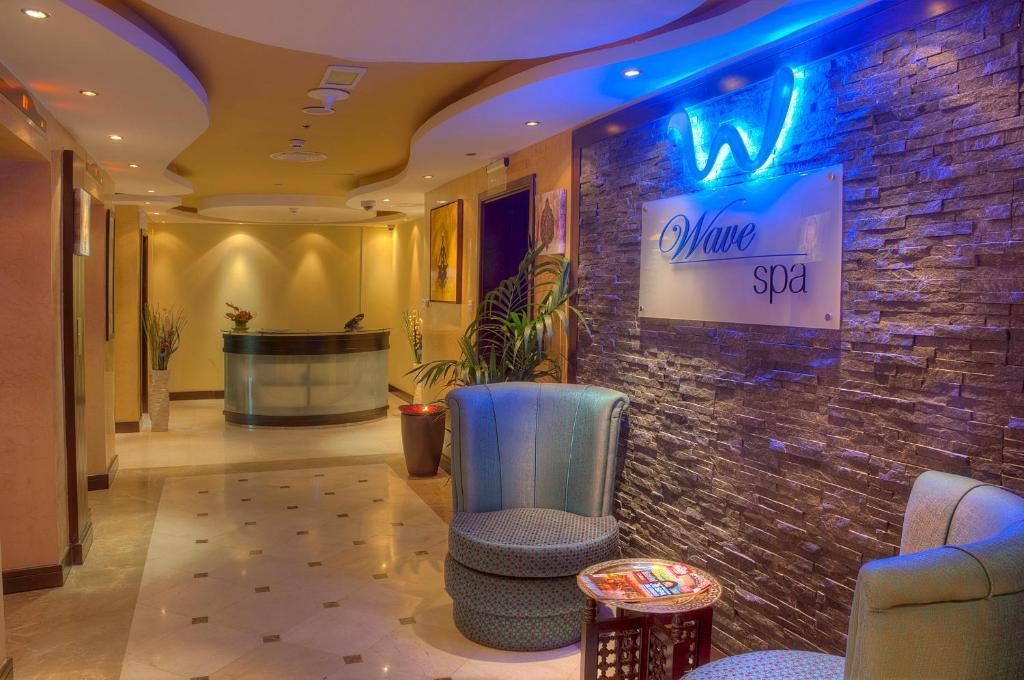 Boutique 7 And Dubai