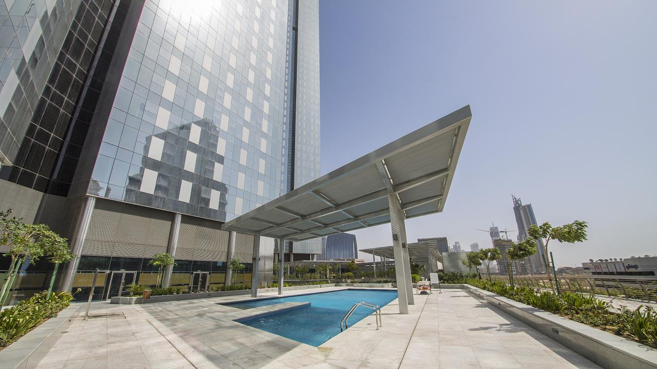 Modern Large Park Difc Apartment