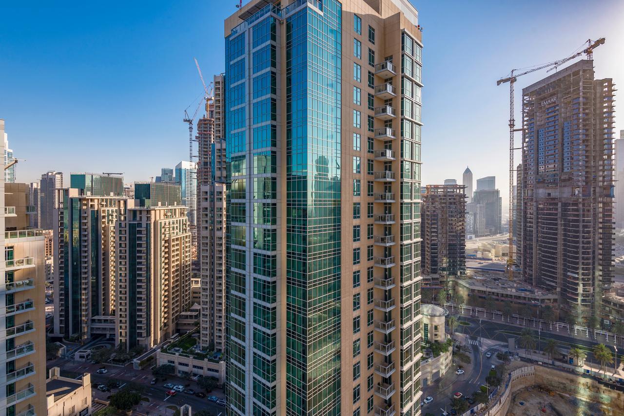 One Bedroom Fountain & Old Town View By Apartment