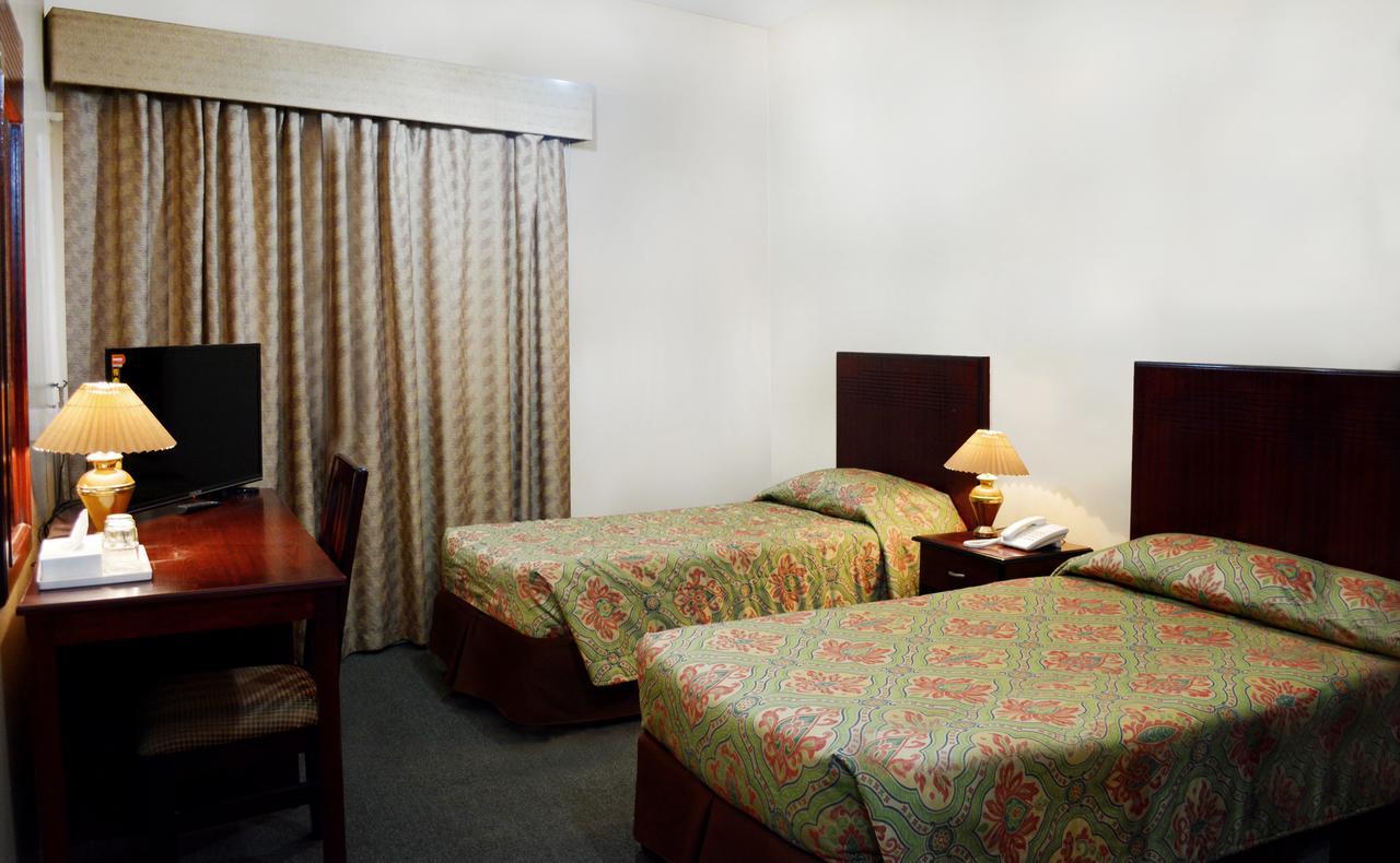 Galaxy Plaza Hotel *