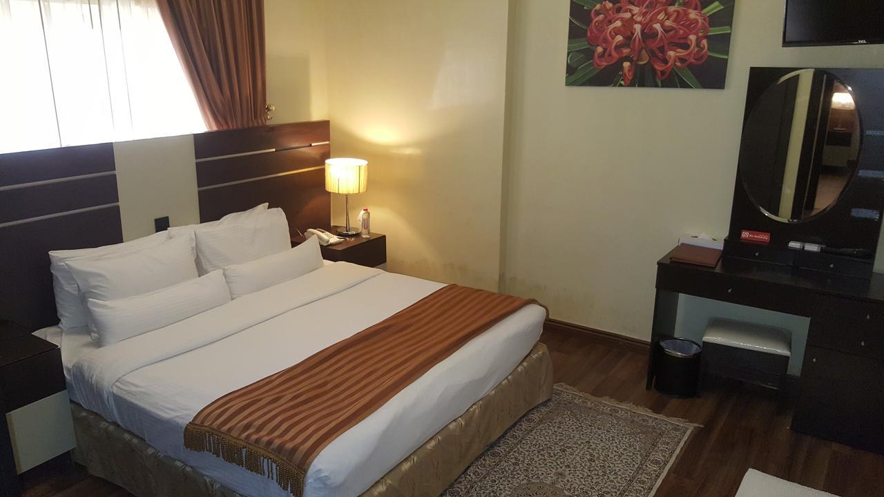 Boulevard City Aparthotel
