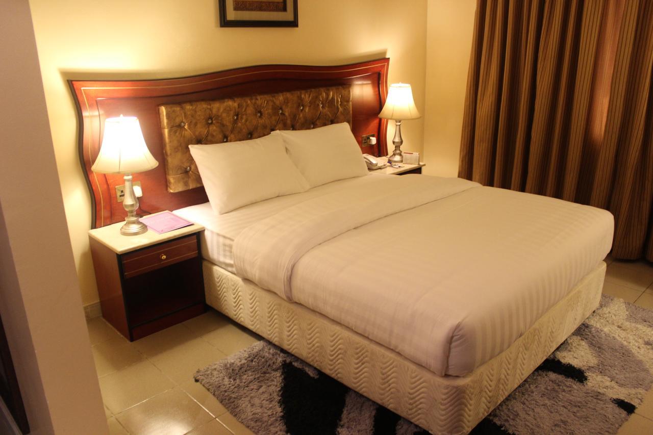 Saffron Hotel 2*