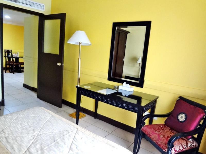 Deebaj Al Khabisi Plaza Aparthotel