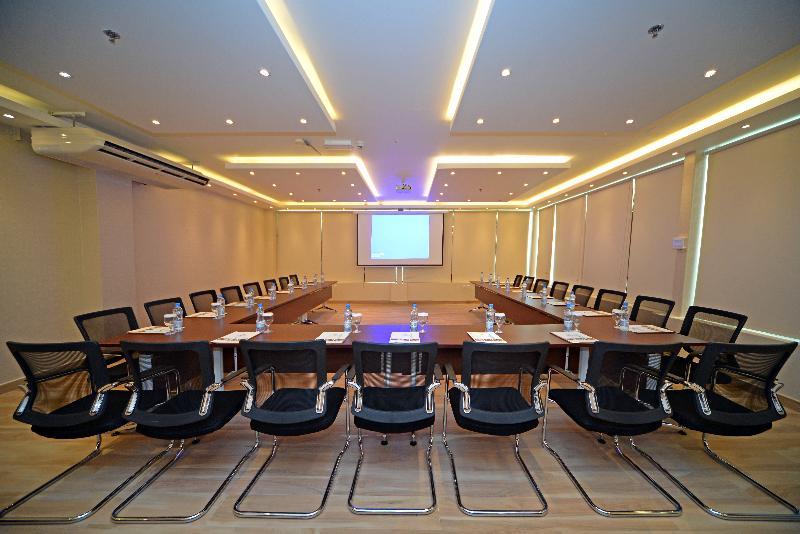 Emirates Stars Aparthotel Dubai