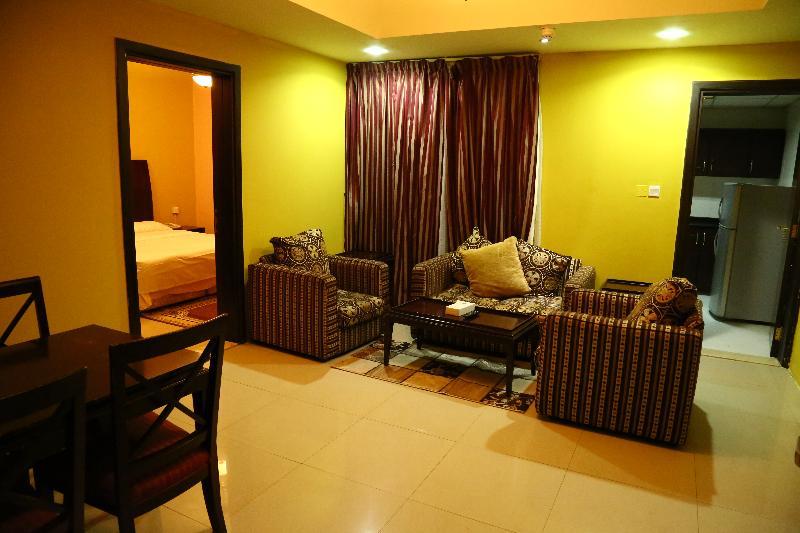 Hotel Golden Square Hotel Apartments 3*