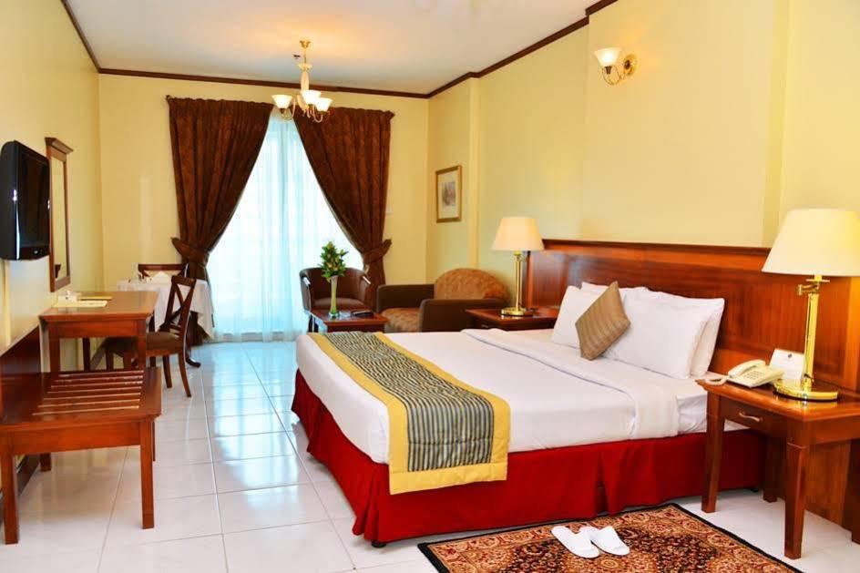 Aparthotel Desert Rose 3*