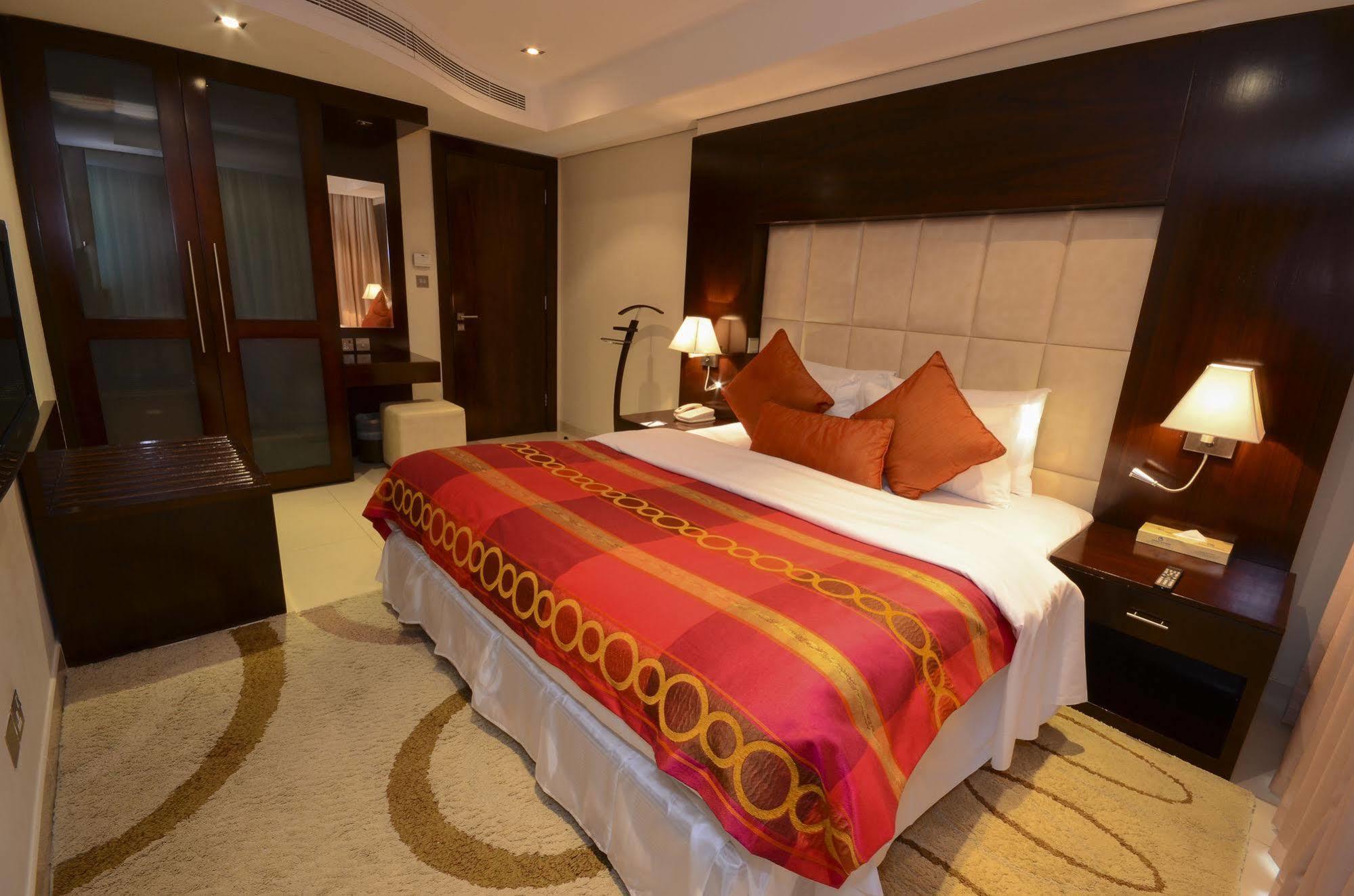 Hotel Staybridge Internet City By Ihg Dubai