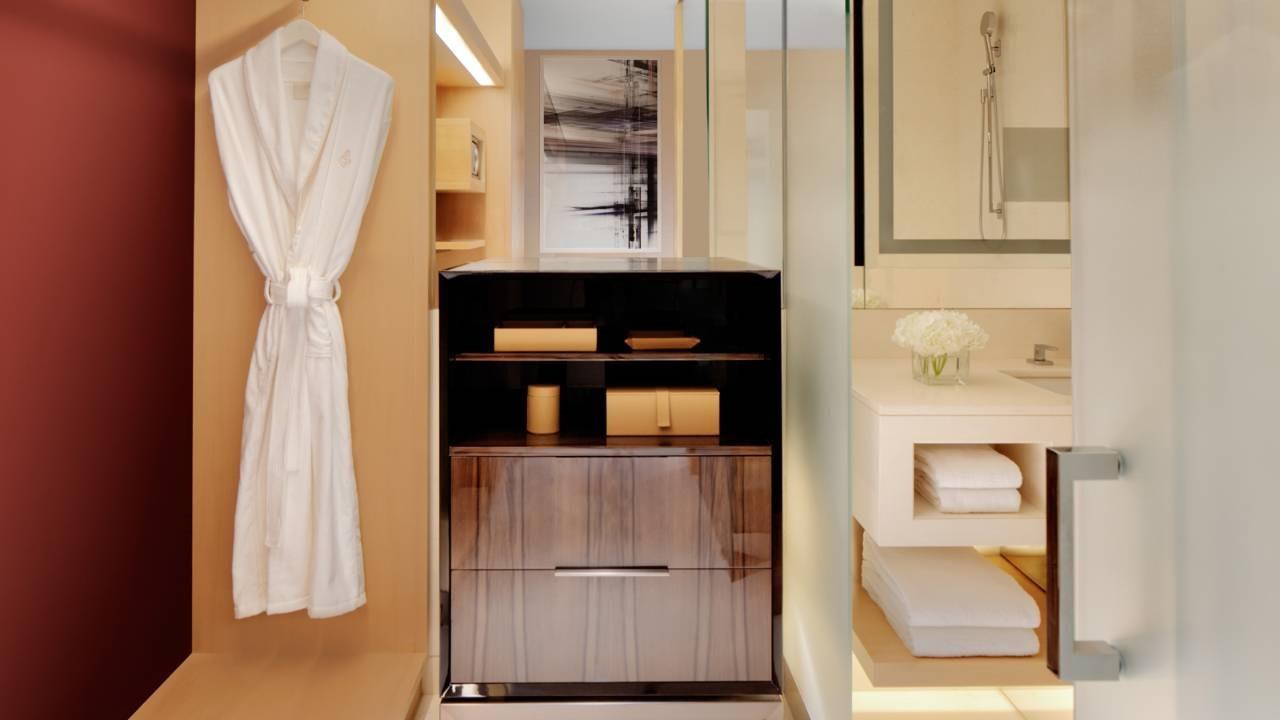 Hotel Four Seasons International Financial Centre 5*