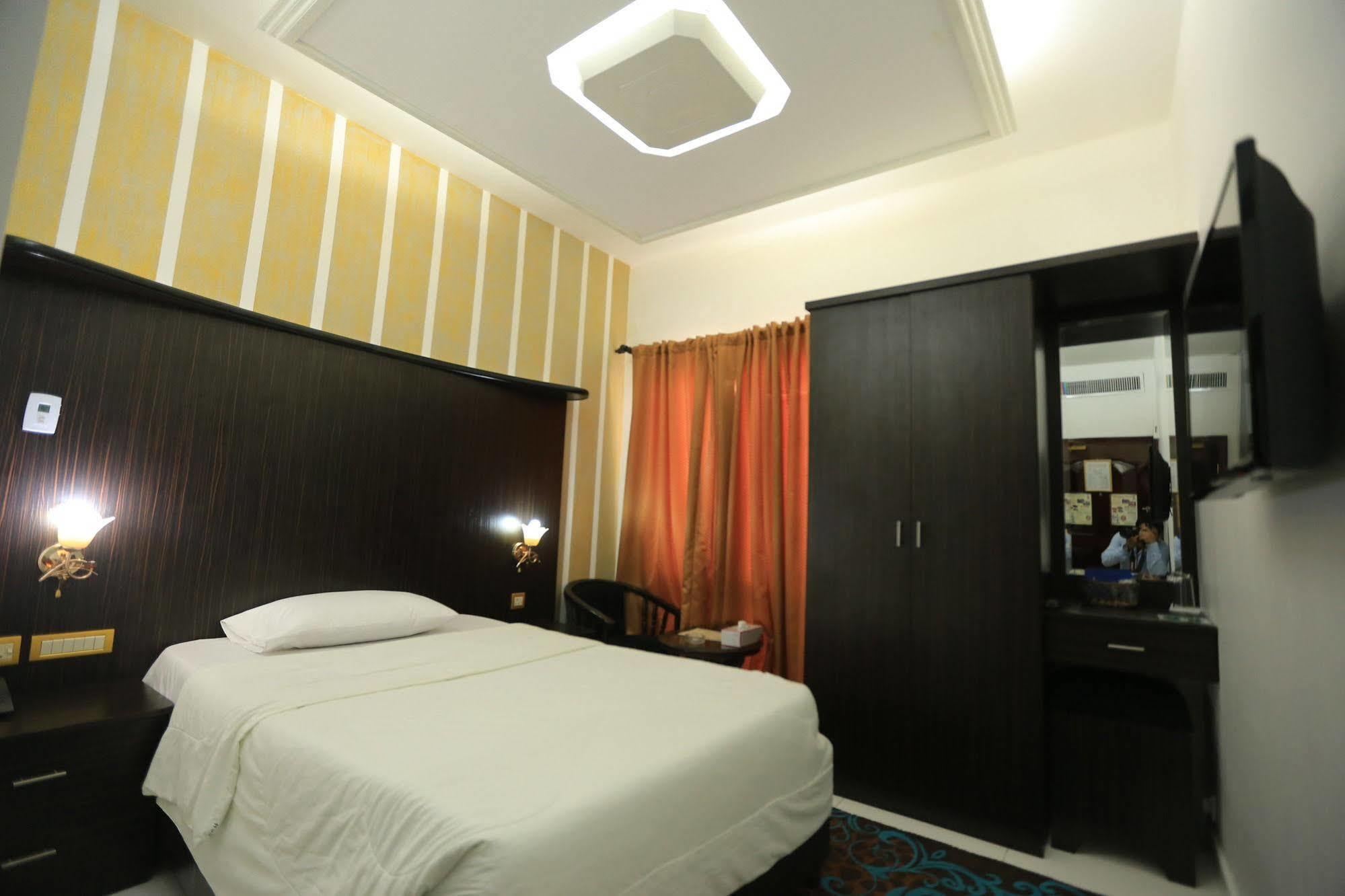 Sun City International Hotel 2*