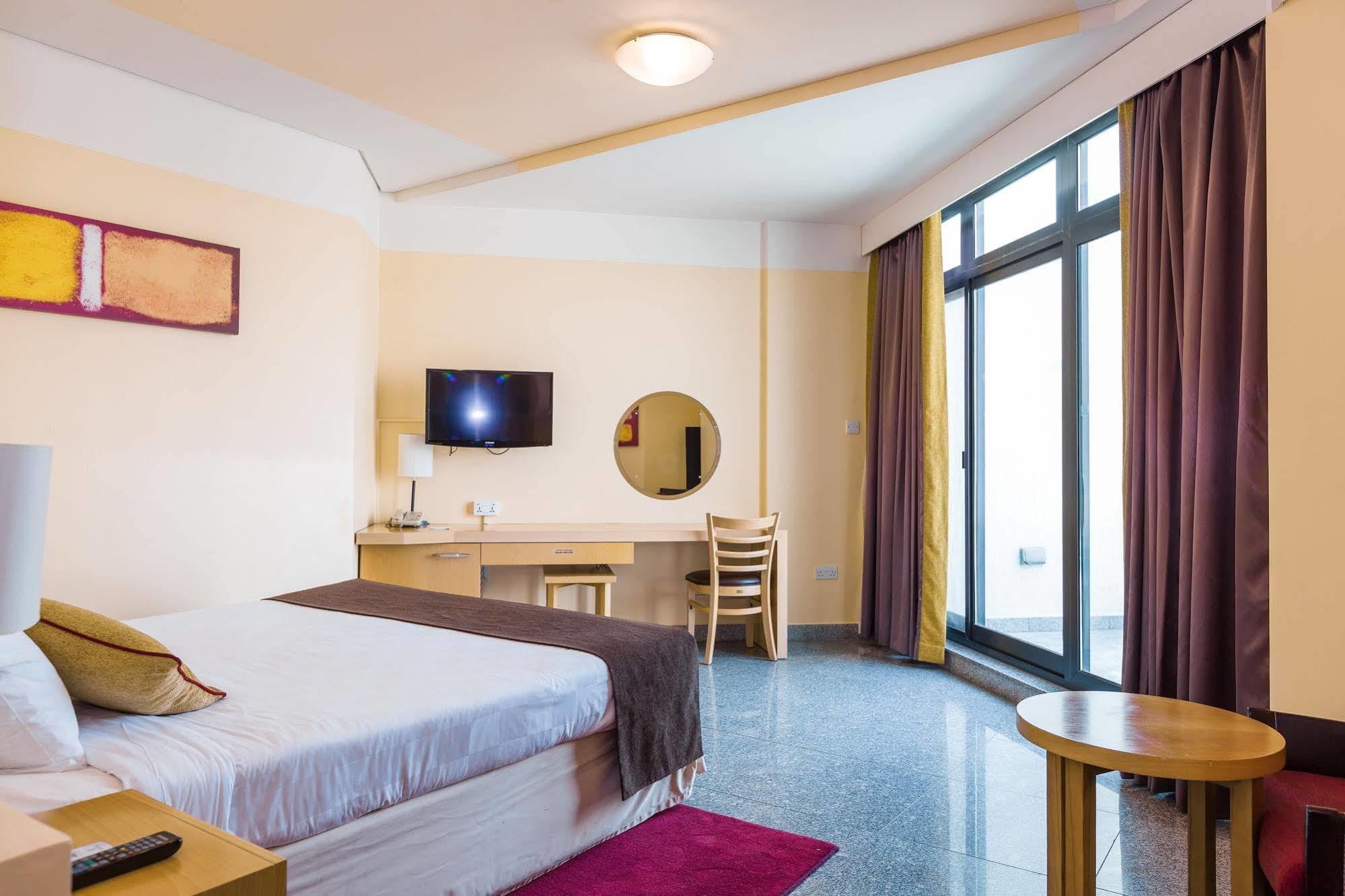 Hotel Arabian Park Dubai, An Edge By Rotana 3*