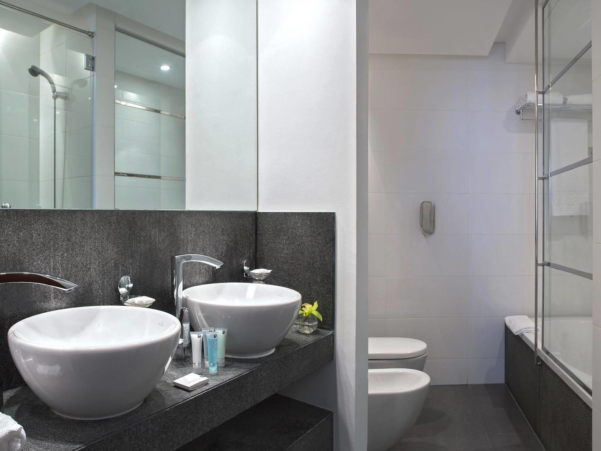 Rotana Aparthotel 4*