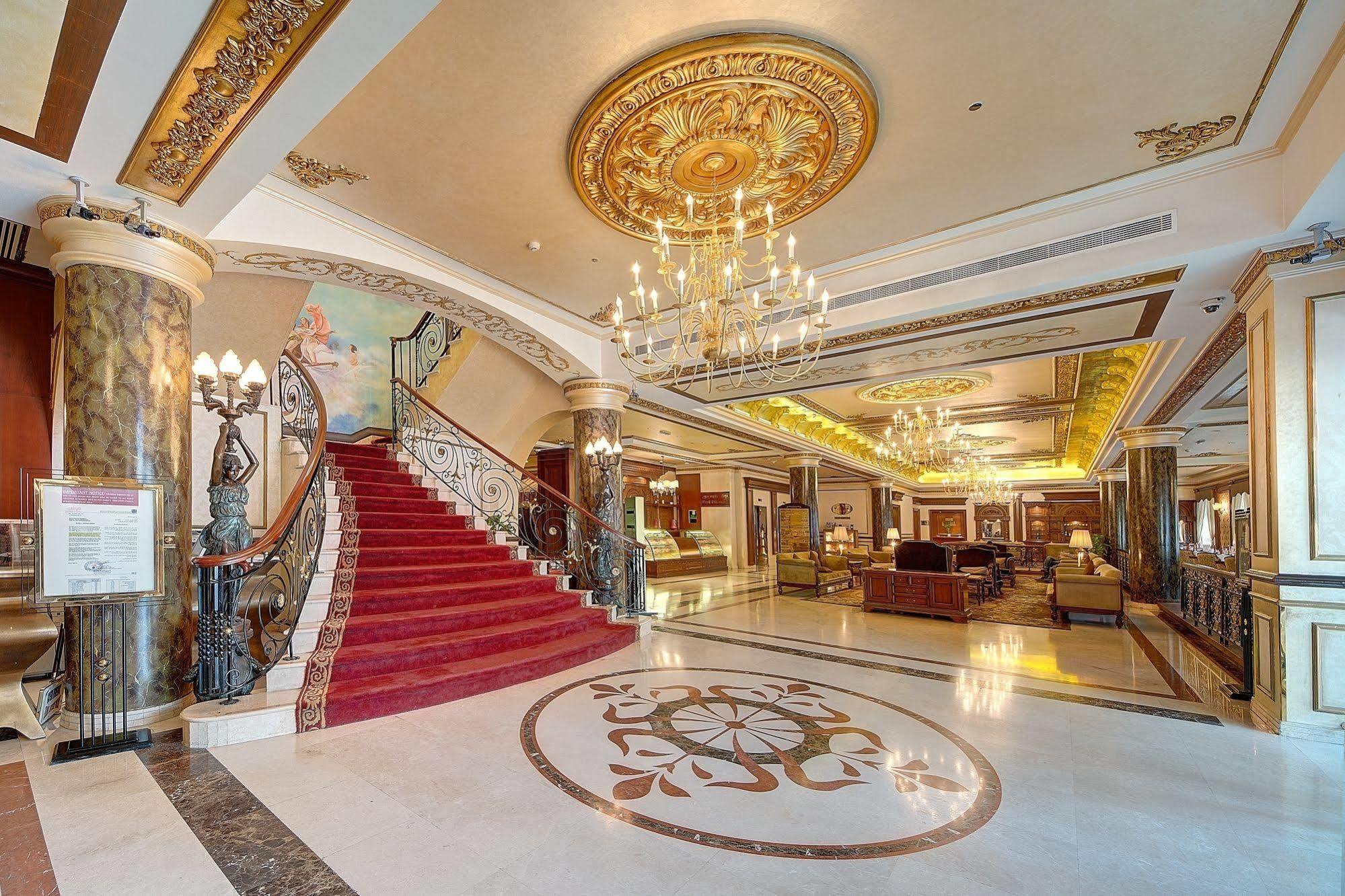 Royal Ascot Hotel 4*