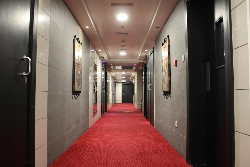 Boulevard City Aparthotel 3*