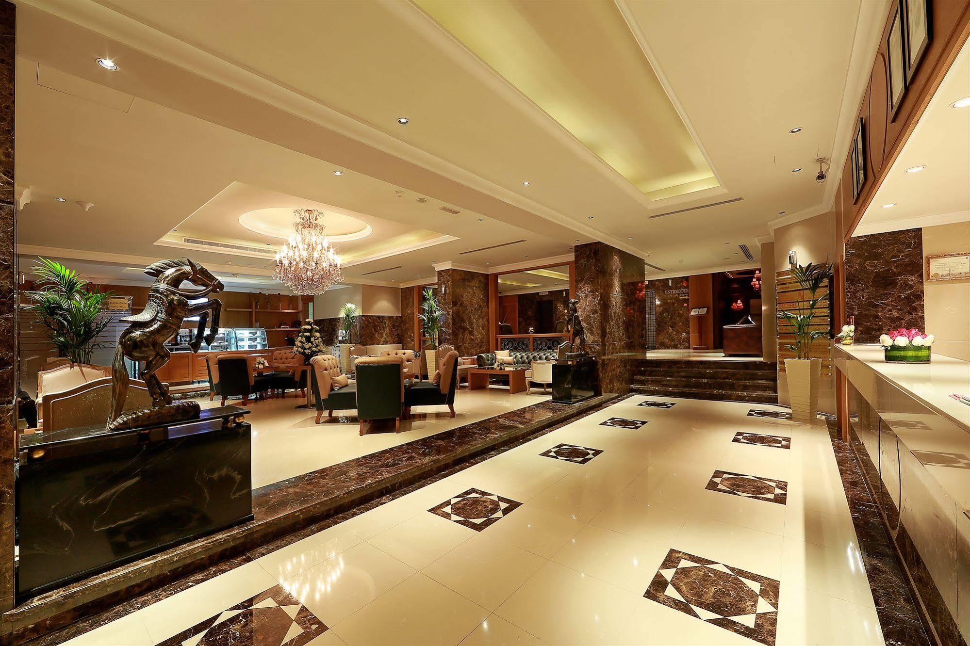 Al Khaleej Plaza 4*