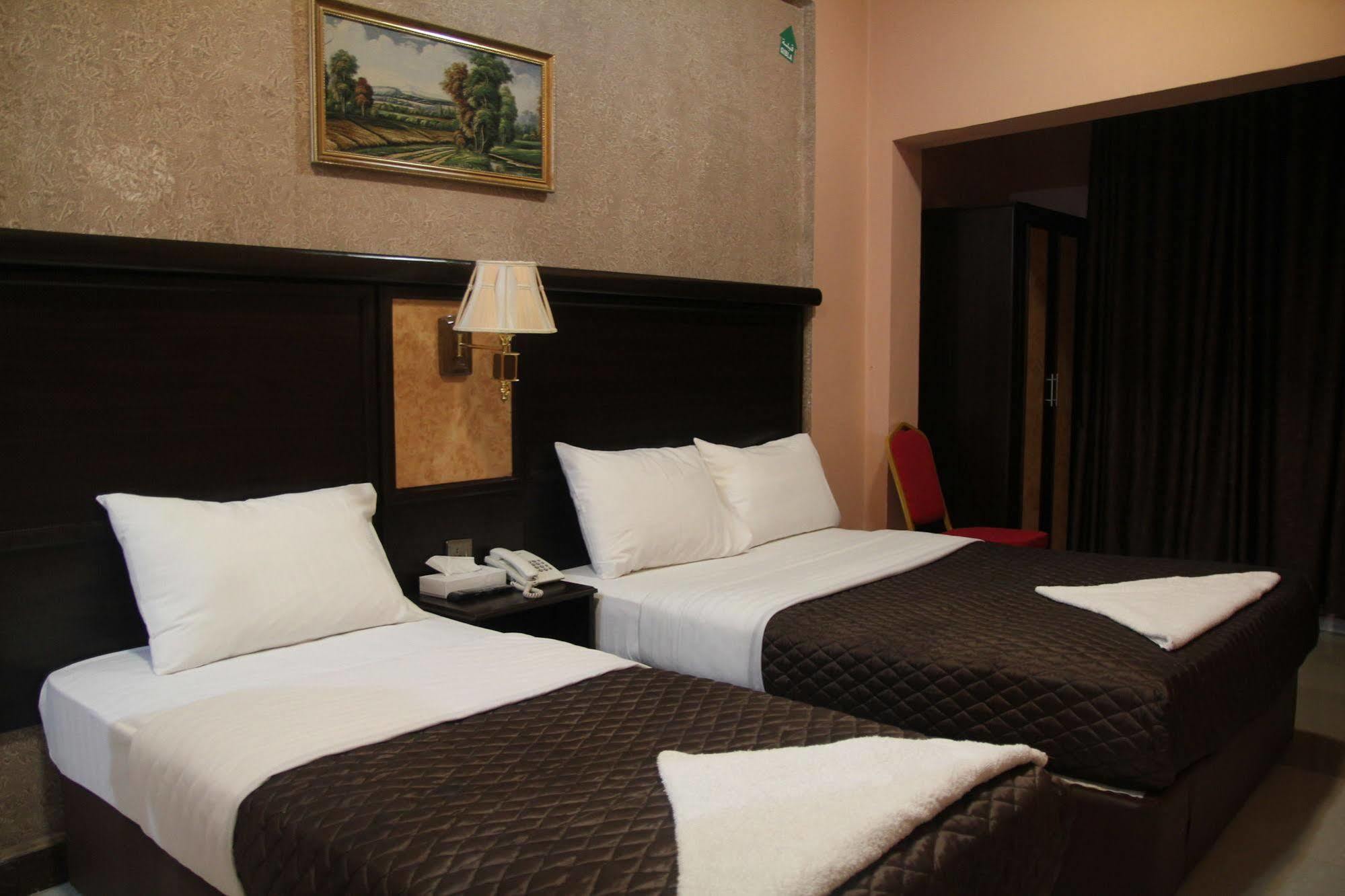 Al Sabkha Hotel *