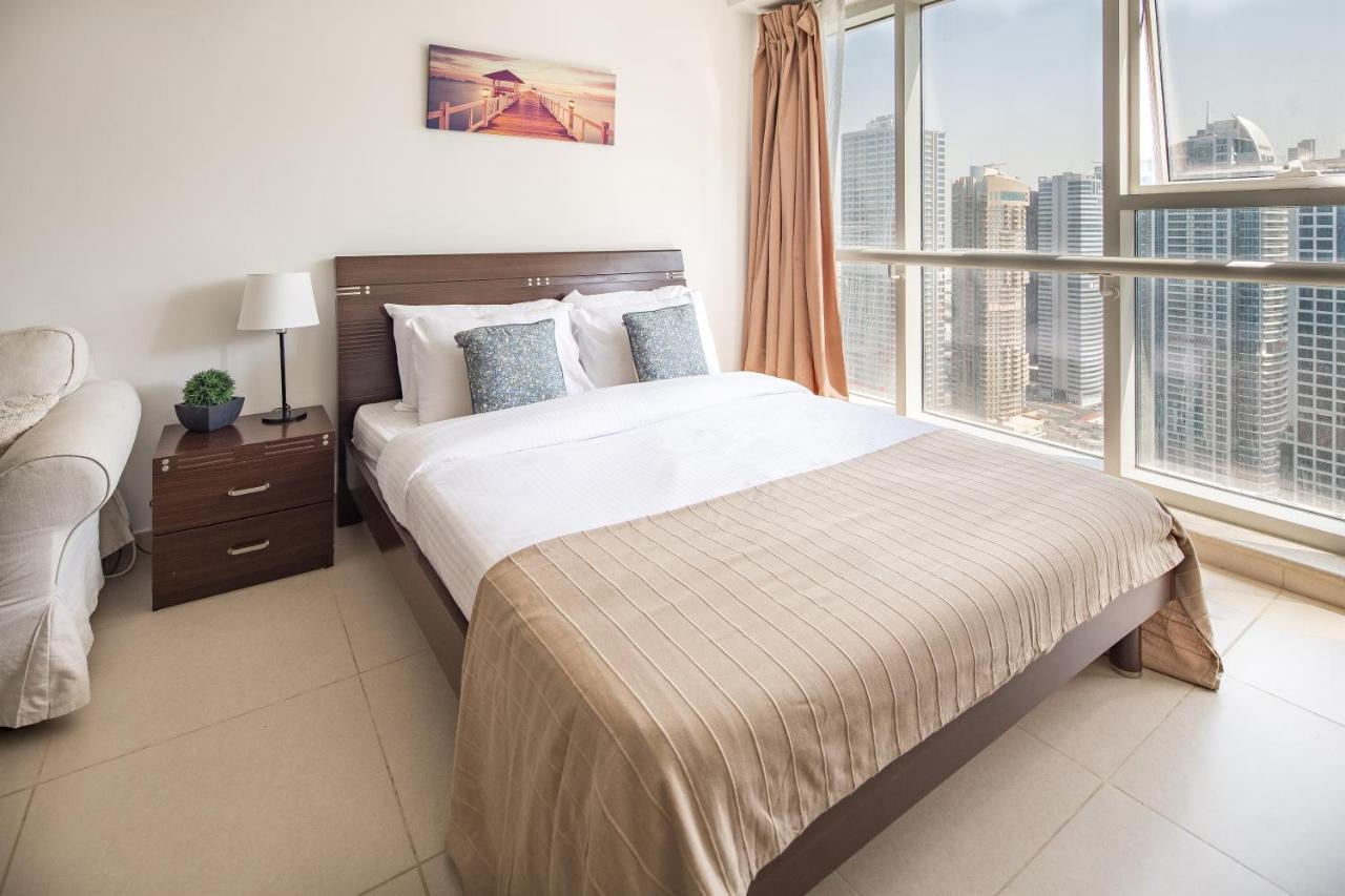 Frank Porter - Goldcrest Executive Apartamento Dubai