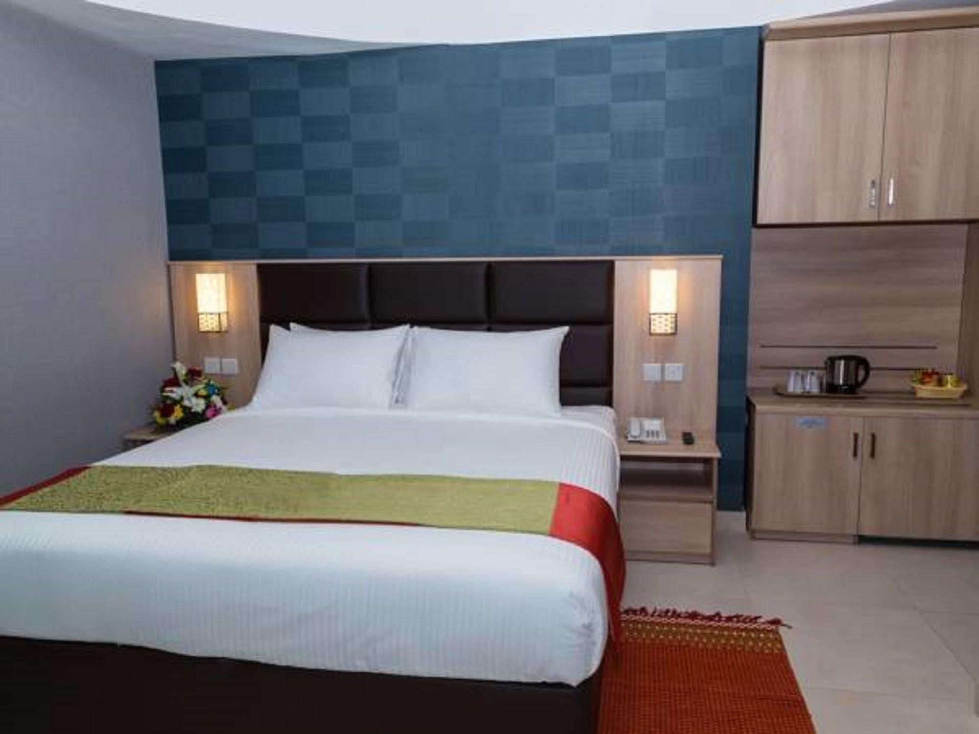 Florida Square Hotel 2*