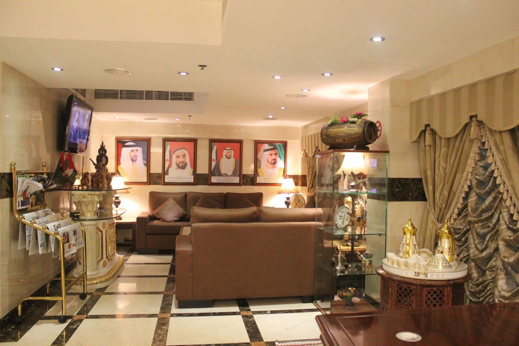 Saffron Hotel 2*