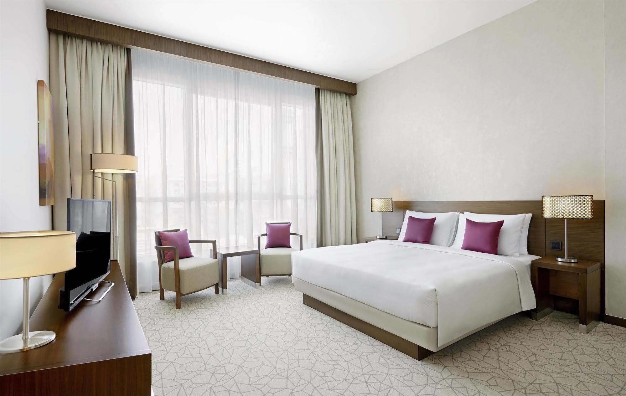 Hyatt Place Al Rigga Otel