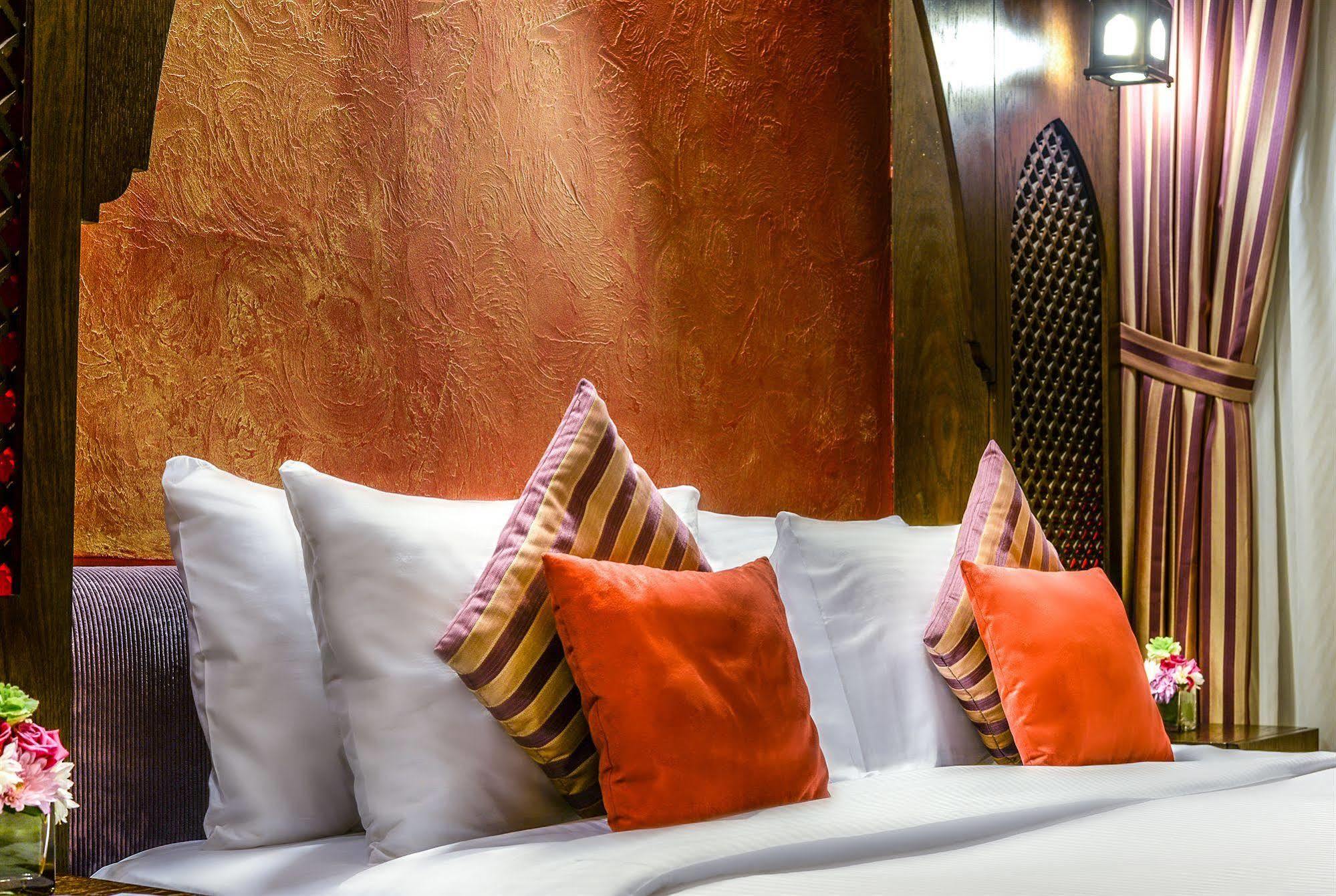 Aparthotel First