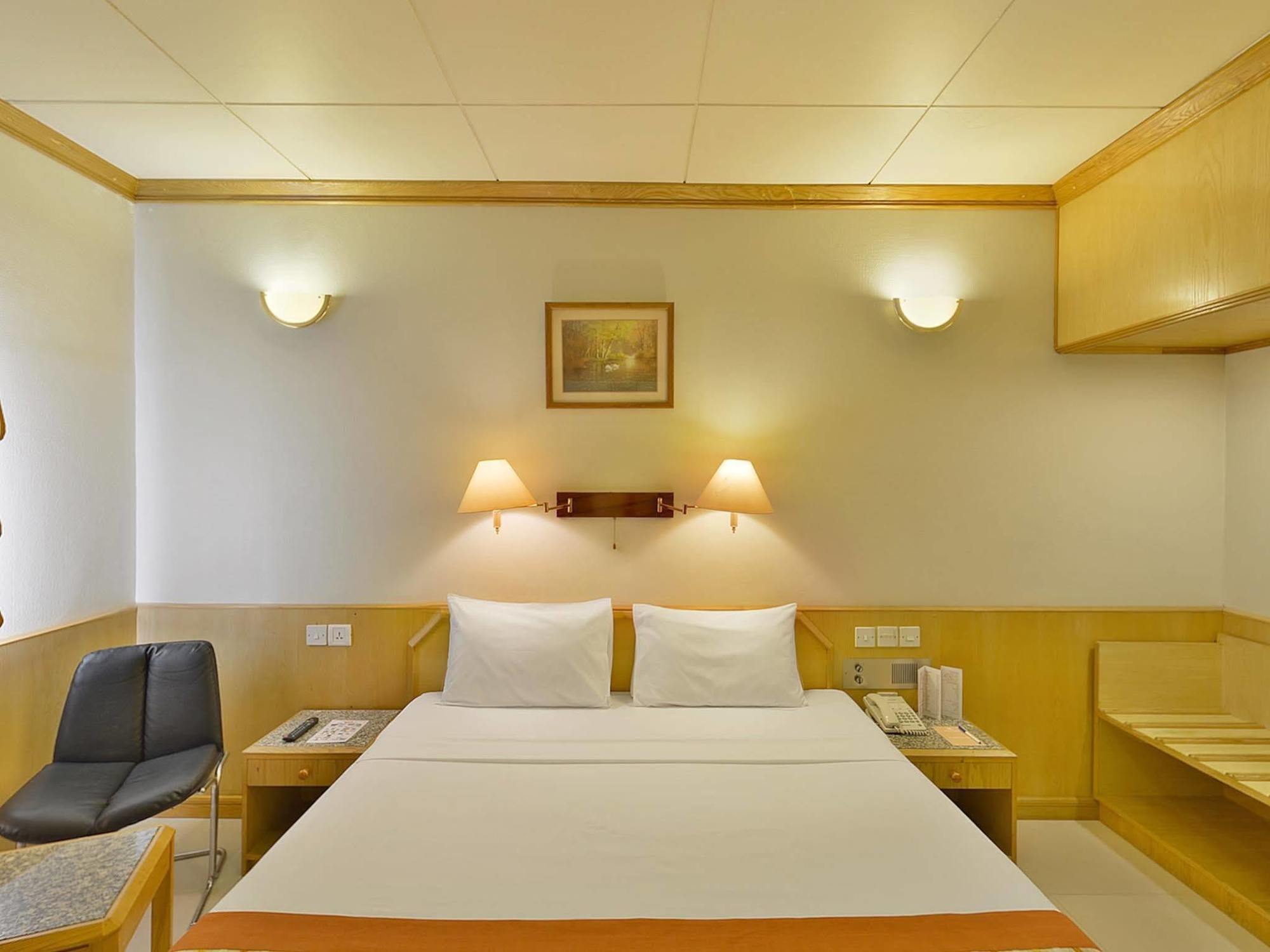 Grand Astoria Hotel 3*