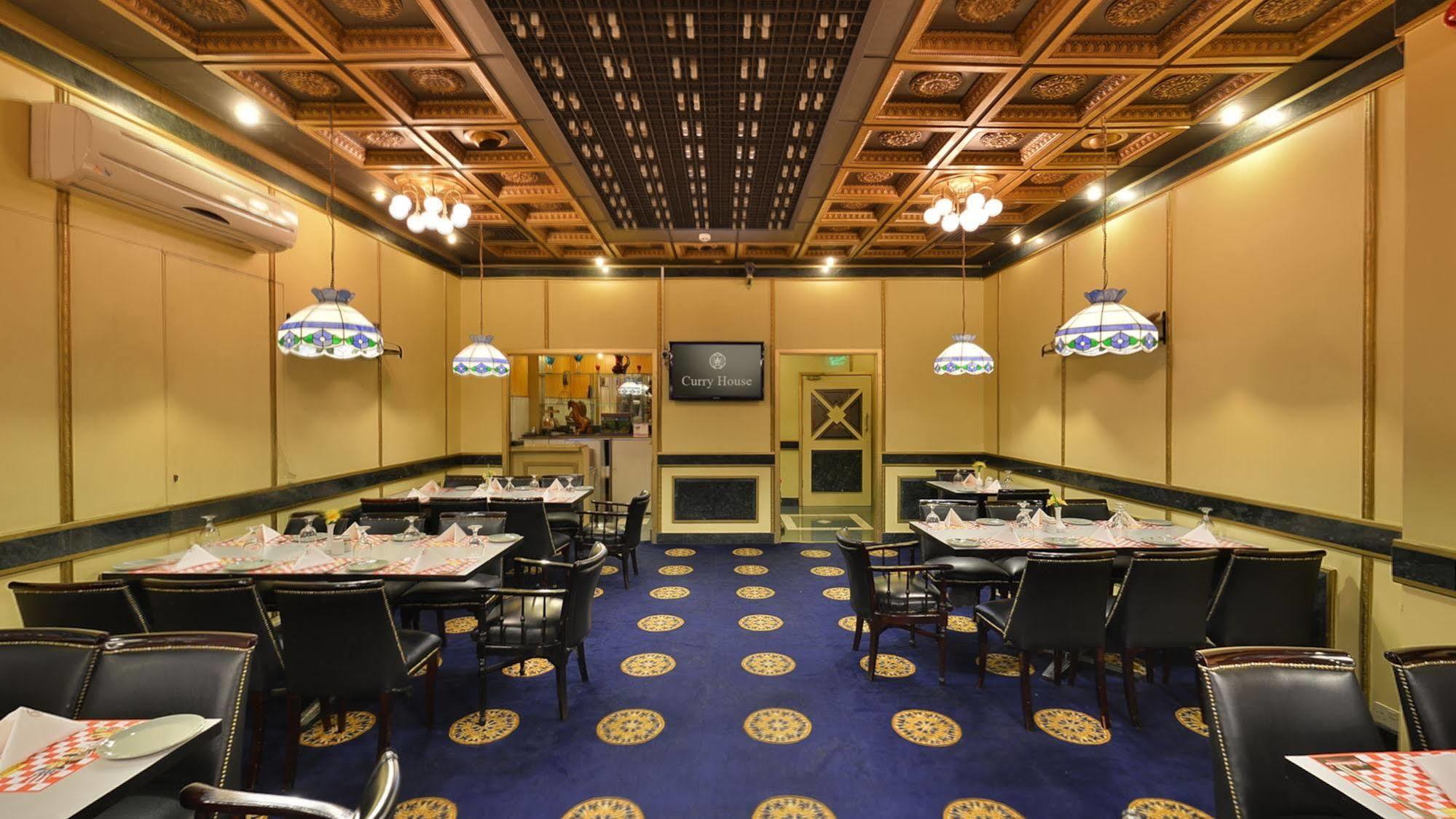 Grand Astoria Hotel 3*
