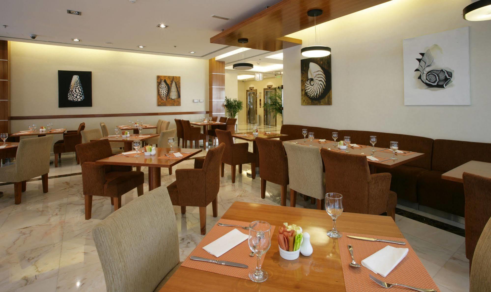 Aparthotel Auris Deira 3*