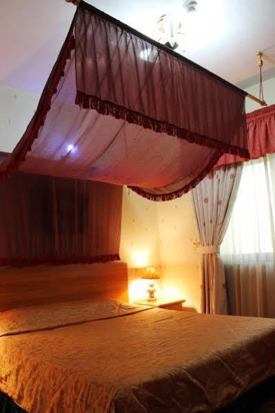 Royal Garden Hotel 2*