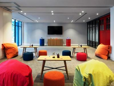 Hotel Rove Marina Dubai