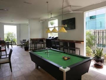 Premier International Airport 3*
