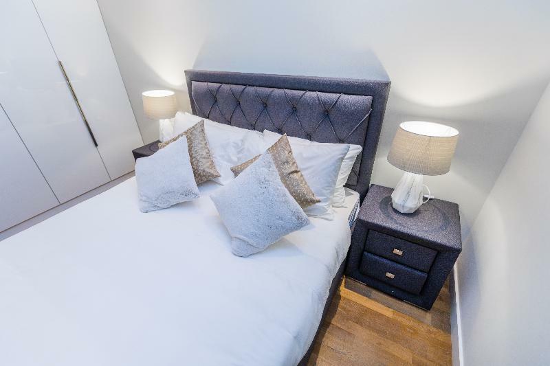 Hotel Walk 6 By Fam Living