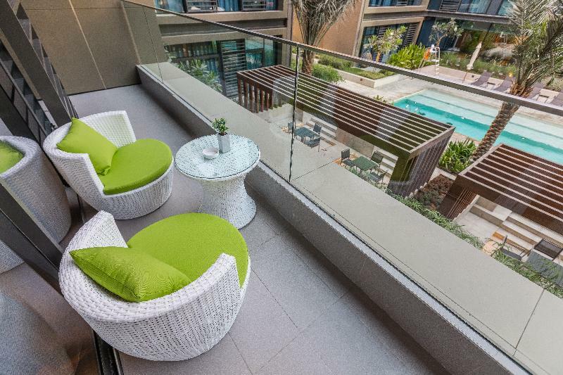 Walk 6 By Fam Living 4*