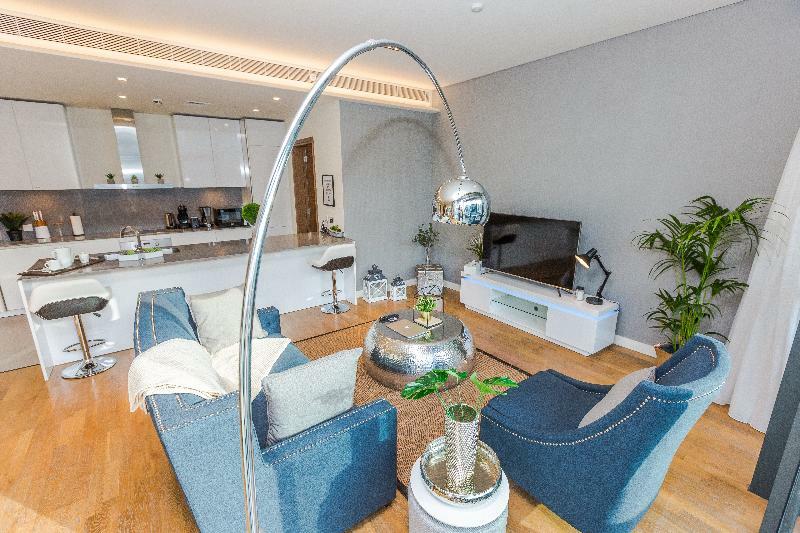 Walk 6 By Fam Living 4*