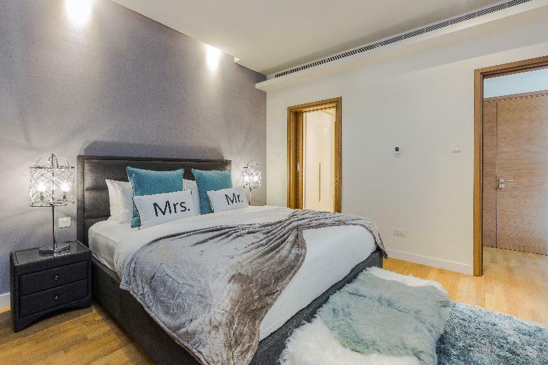 Walk 6 By Fam Living 4*