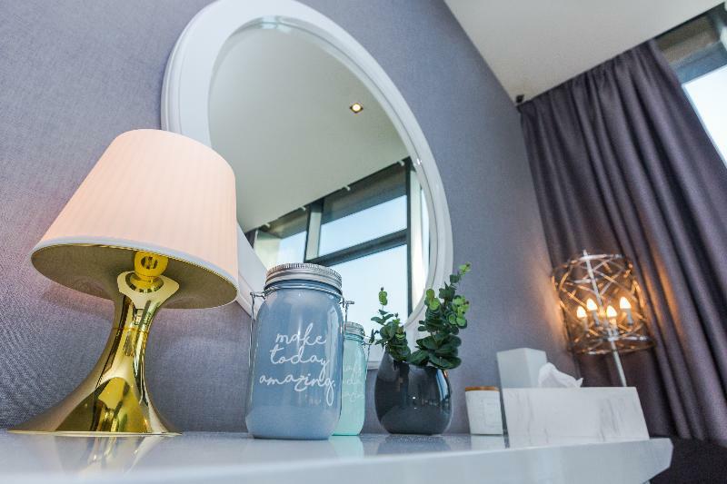 Hotel Walk 6 By Fam Living