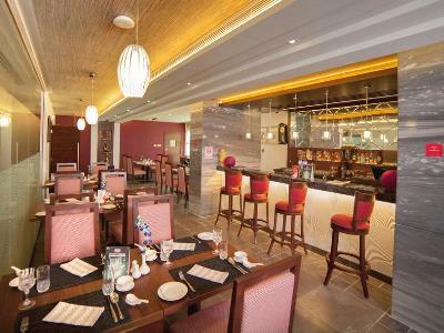 Raviz Center Point Otel Dubai