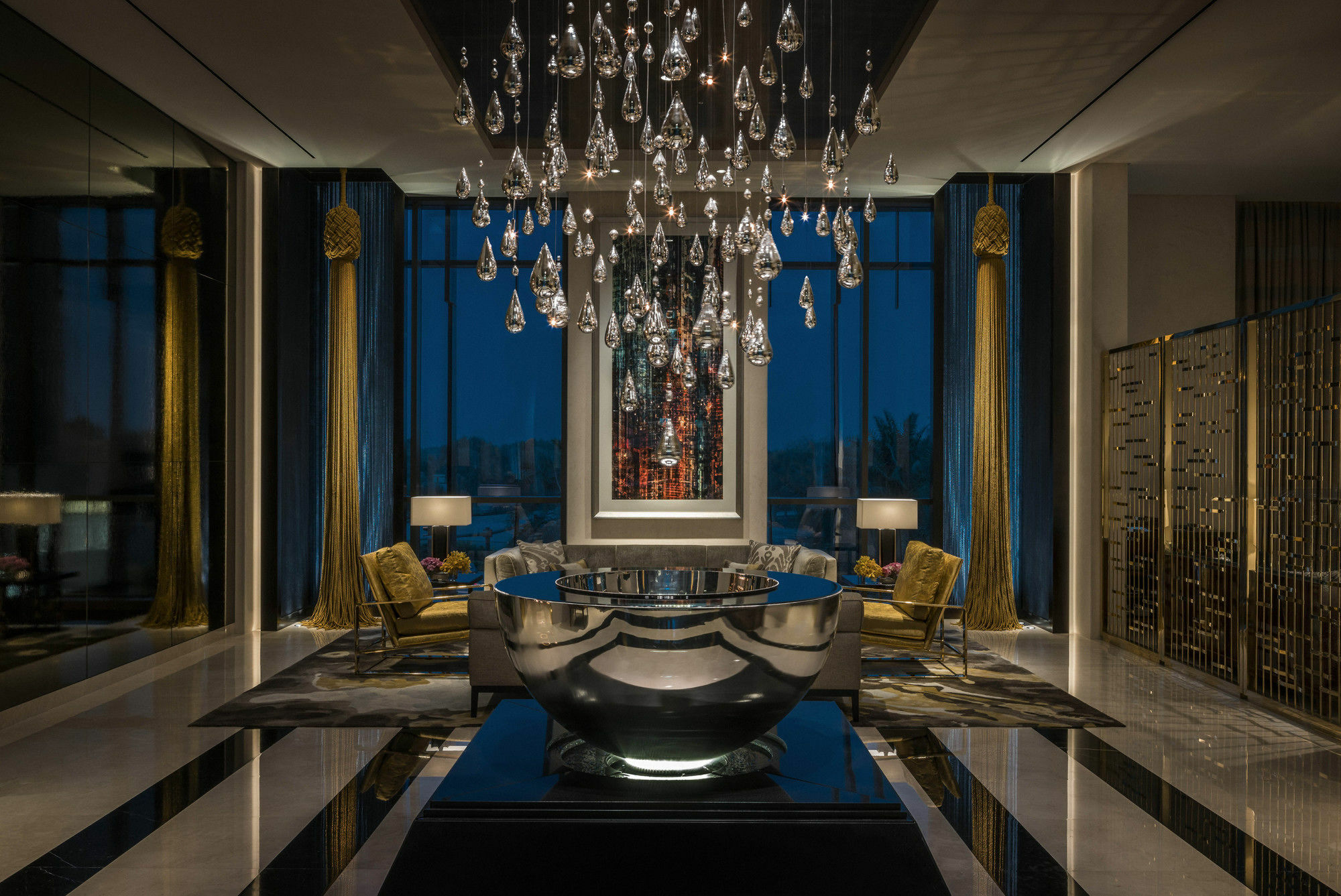 Hotel Four Seasons International Financial Centre 5*