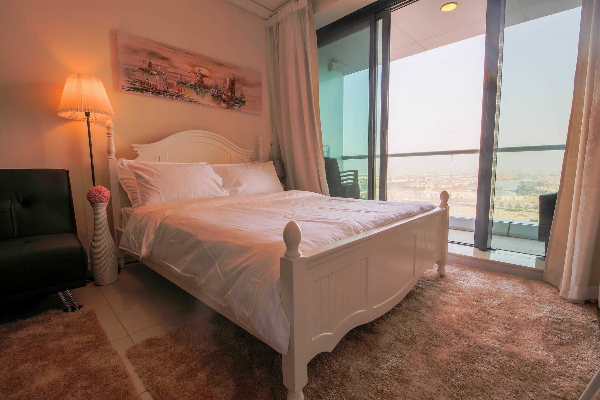 Iconic With Balcony Apartment Dubai