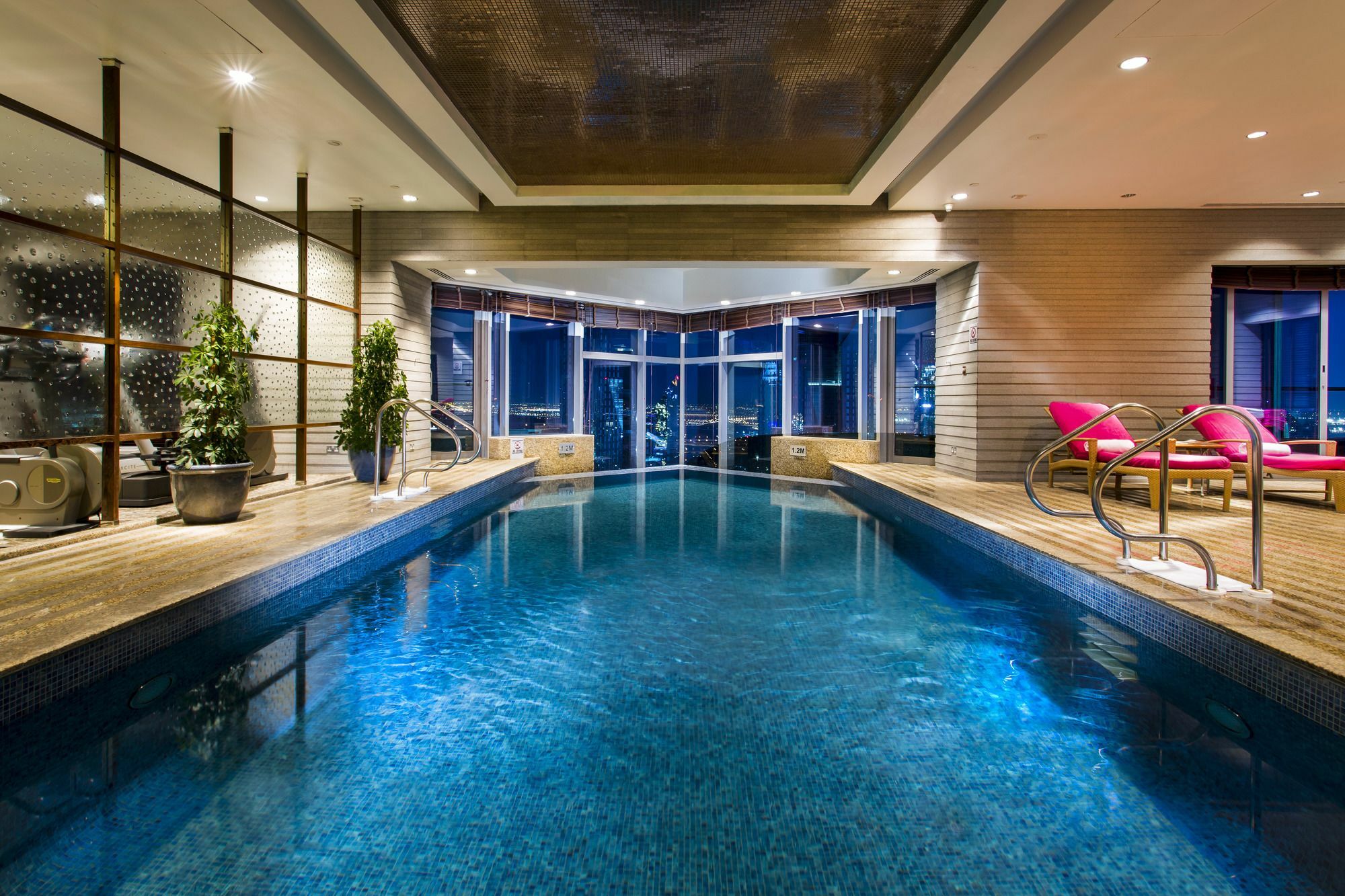 Shangri-La Apartments 5*