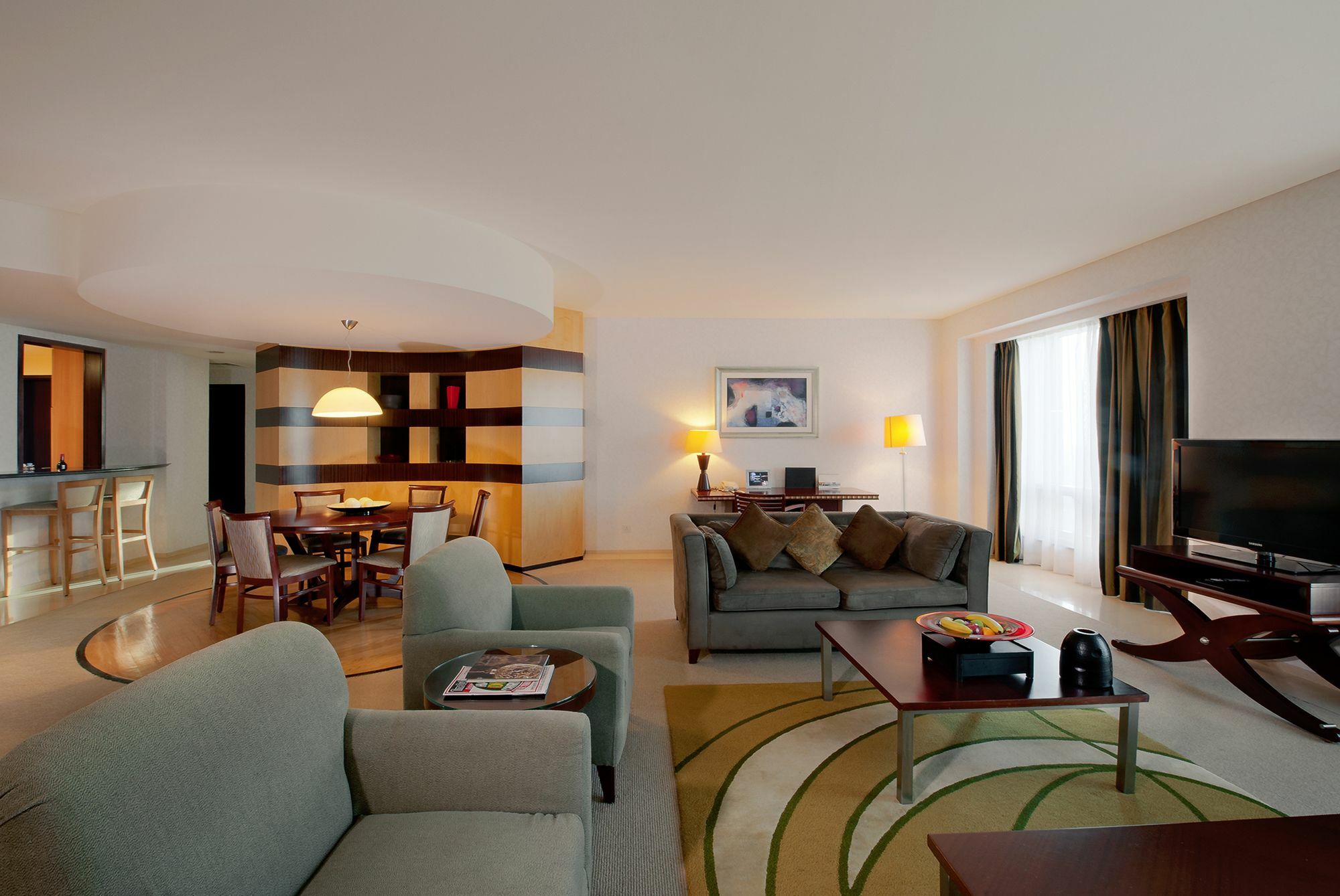 Shangri-La Apartments 5*