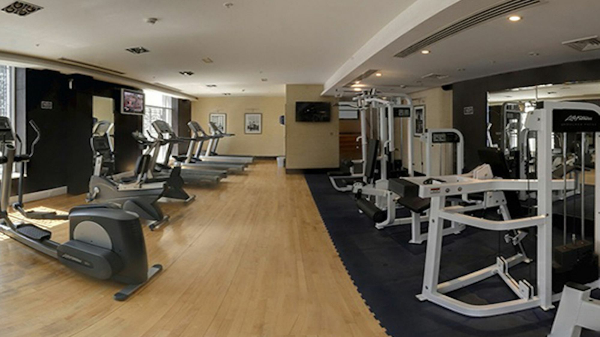 Dhh - Royal Oceanic Apartment Dubai